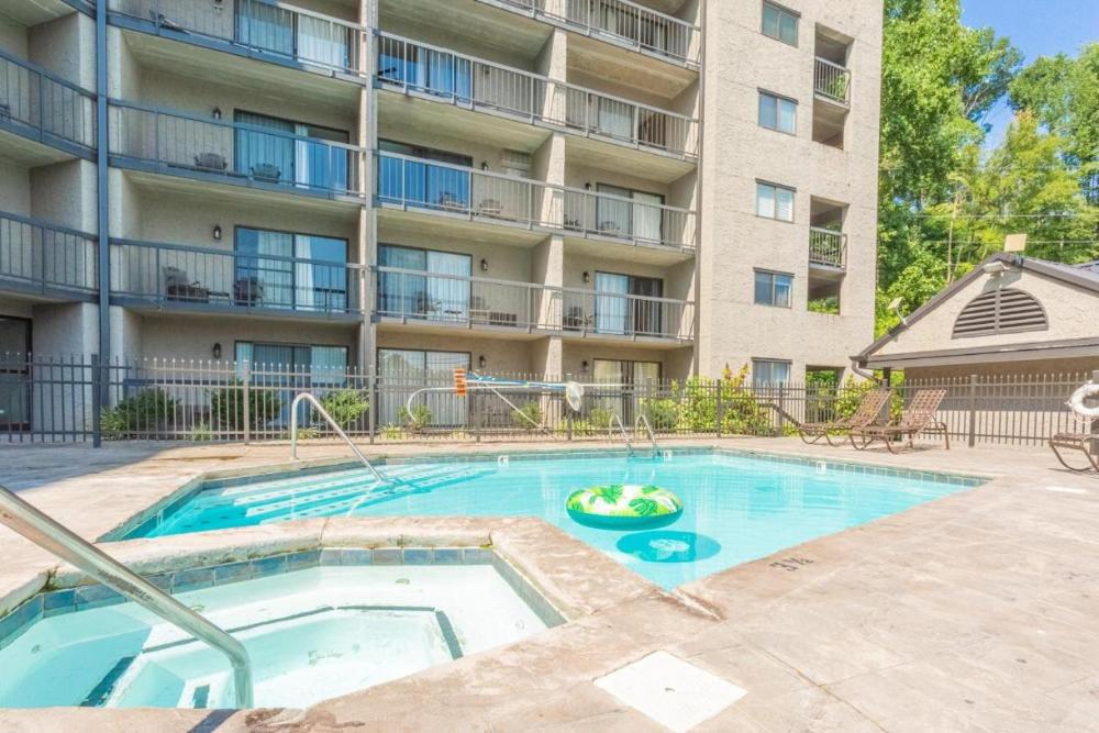 Family Bear Condos, Full King Suite, Kitchen, Pool Access Unit 103